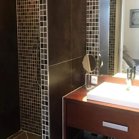 Grand Apartment *